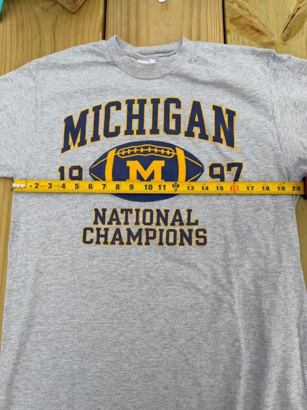 Vintage 90s Champion Michigan Wolverines 1997 National Champions tshirt L retro - Picture 5 of 7